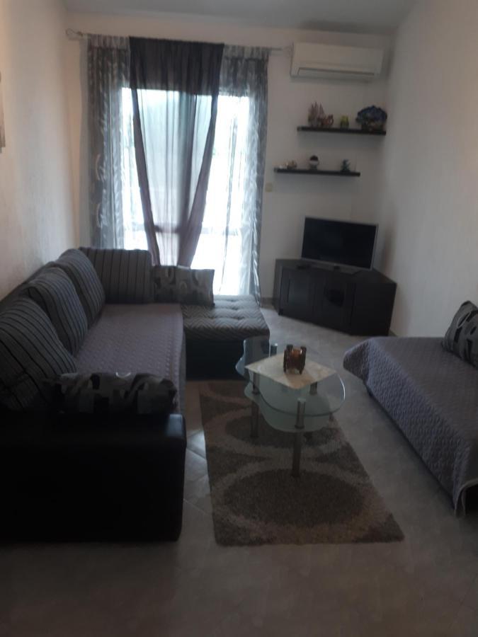Apartments Makaus Kampor Bagian luar foto